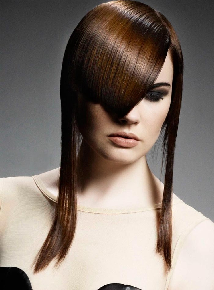 Coupes de cheveux asymétriques pour cheveux longs