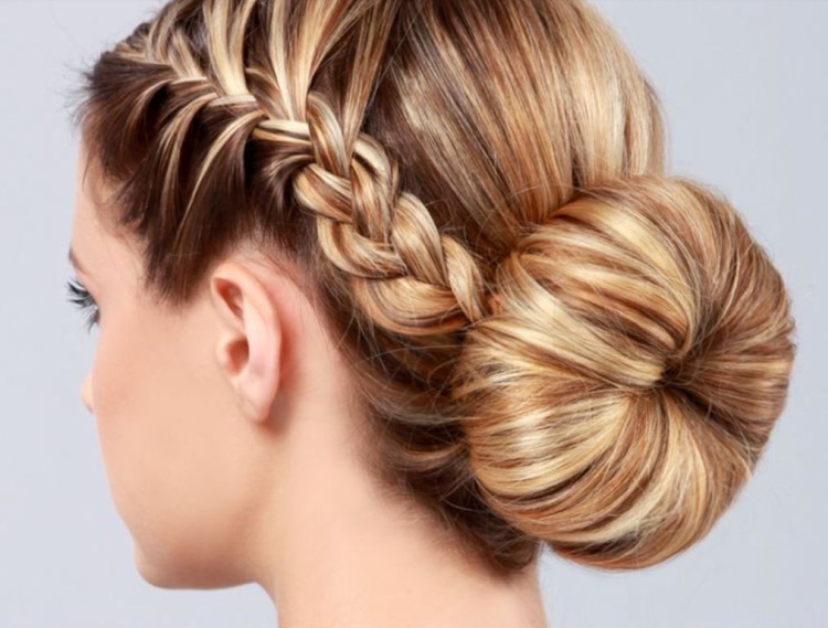 Comment faire une mèche de cheveux avec un élastique