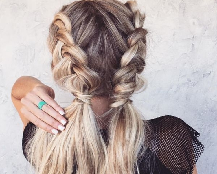 Comment tresser deux tresses latérales de vous-même