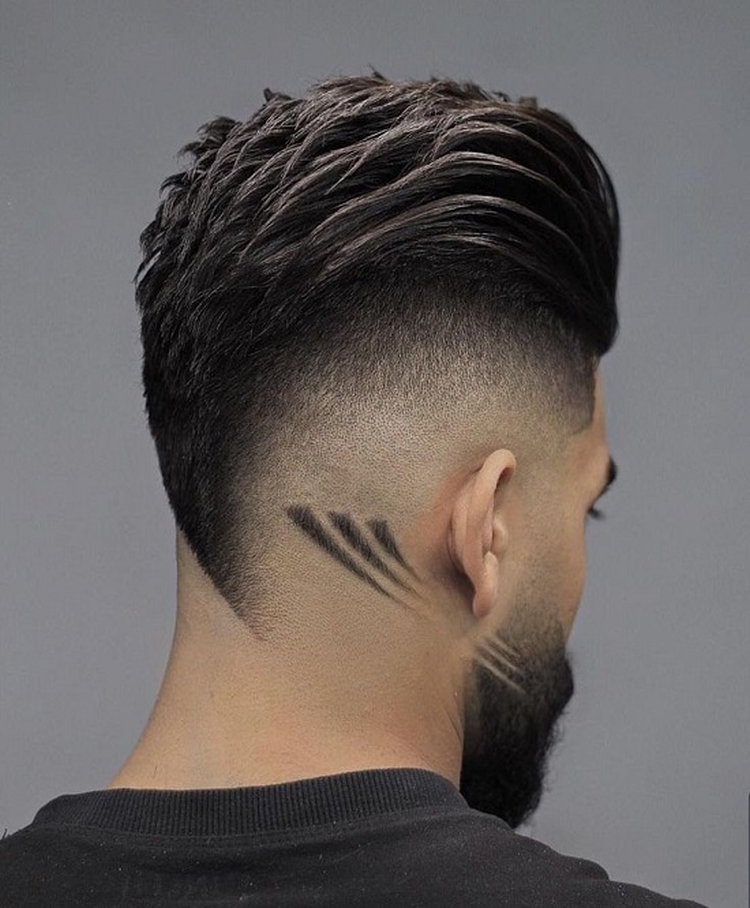 Coiffures pour hommes aux cheveux courts
