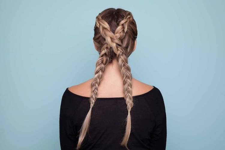 Comment tresser deux tresses latérales de vous-même