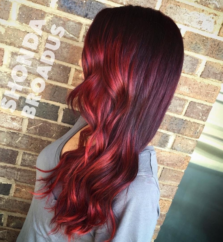 couleur de cheveux bordeaux