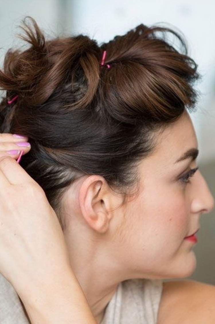 Coiffage du soir pour cheveux courts