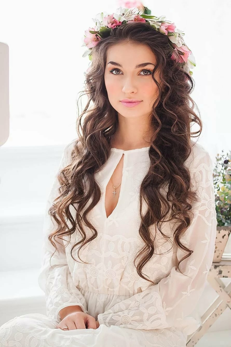 Coiffures légères aux cheveux dénoués