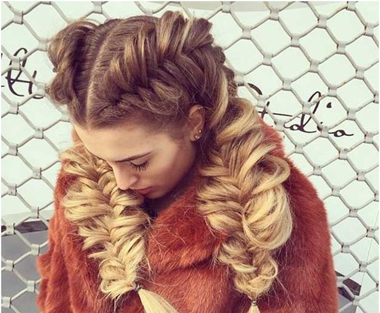 Comment tresser deux tresses latérales de vous-même
