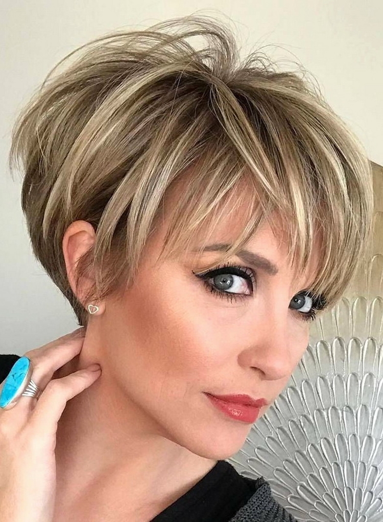 Mèches colorées pour cheveux courts