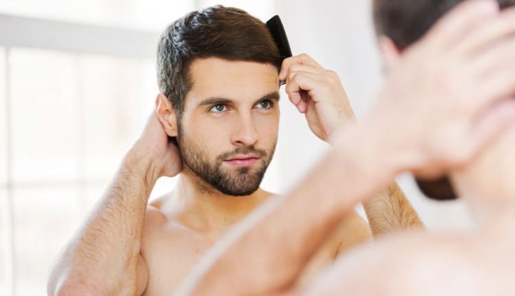 Coiffures pour hommes aux cheveux courts