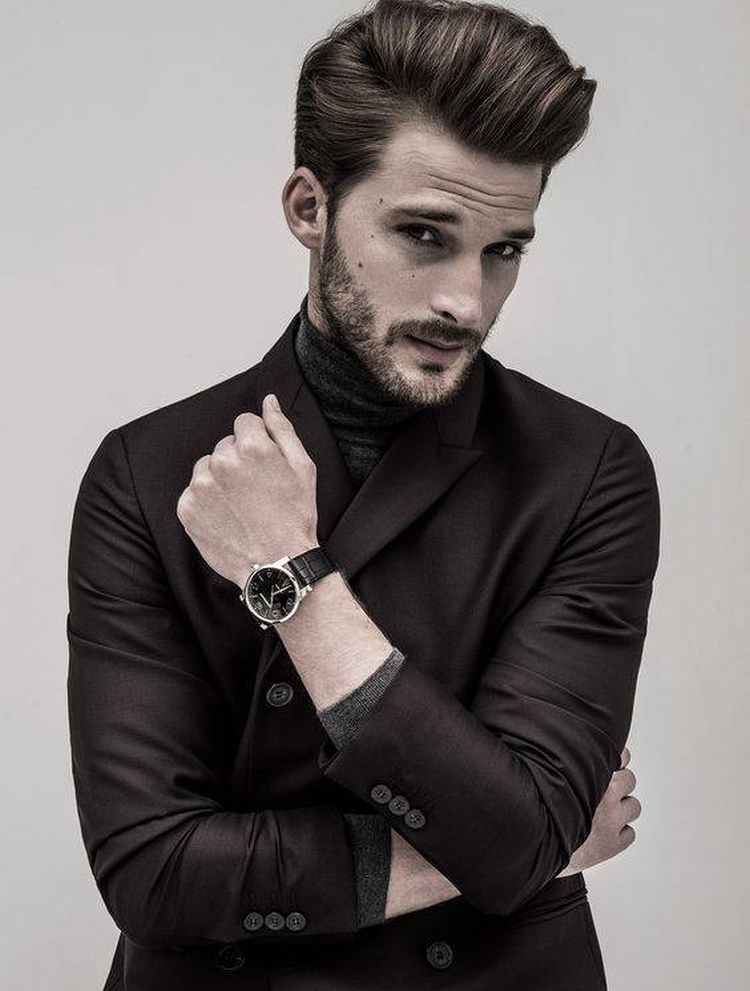 Coiffures pour hommes aux cheveux courts