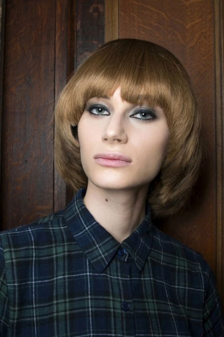 Des coupes de cheveux qui sont jeunes