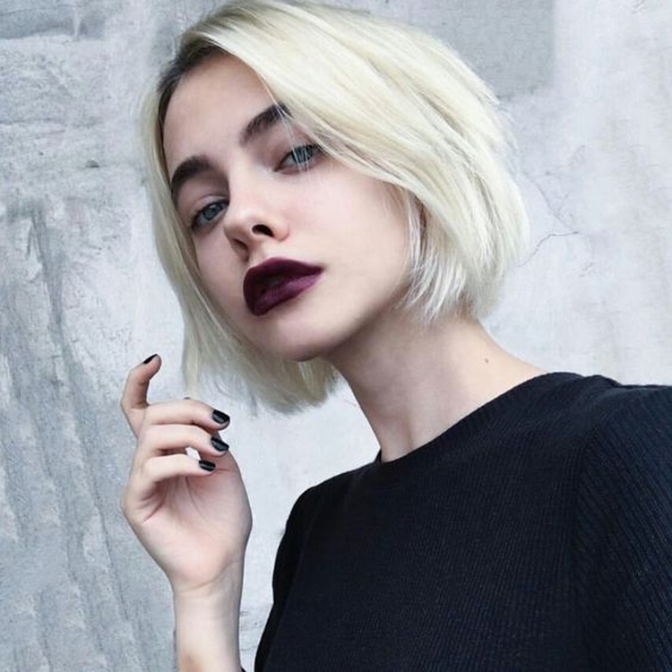 Coupe de cheveux pour cheveux courts sans frange