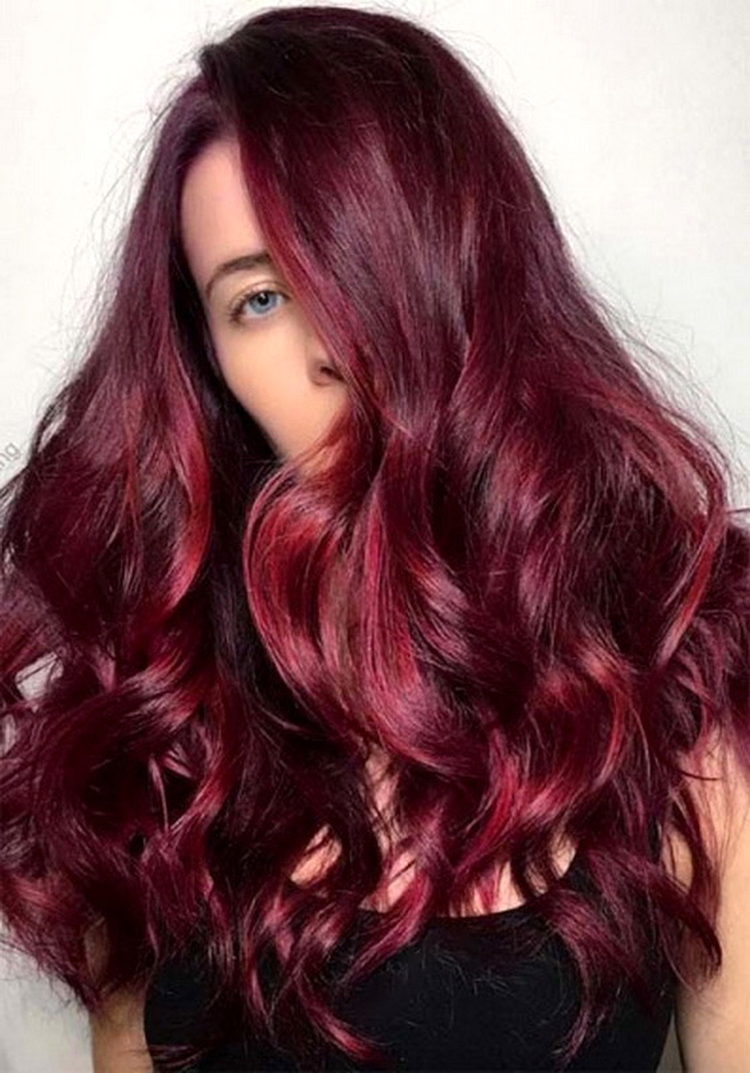 couleur de cheveux bordeaux