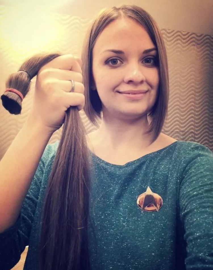 Comment se débarrasser des cheveux après une coupe de cheveux / Où mettre ses cheveux après une coupe de cheveux
