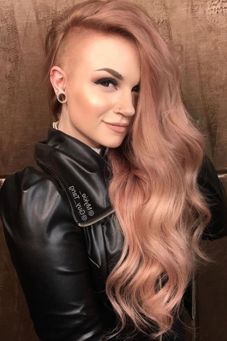 Coupes de cheveux asymétriques pour cheveux longs