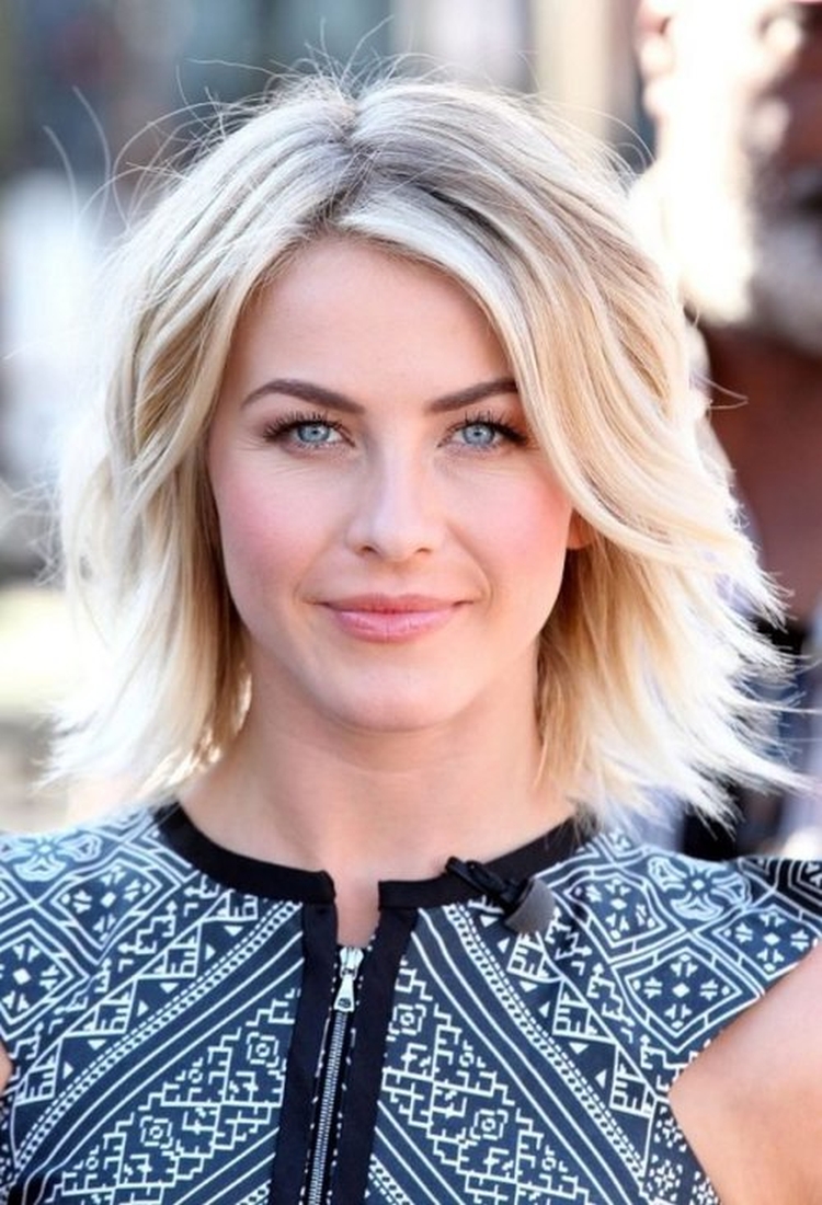 Coupe de cheveux pour cheveux courts sans frange