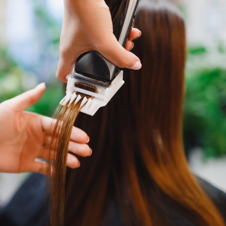 Qu'est-ce que le polissage des cheveux et comment se fait-il