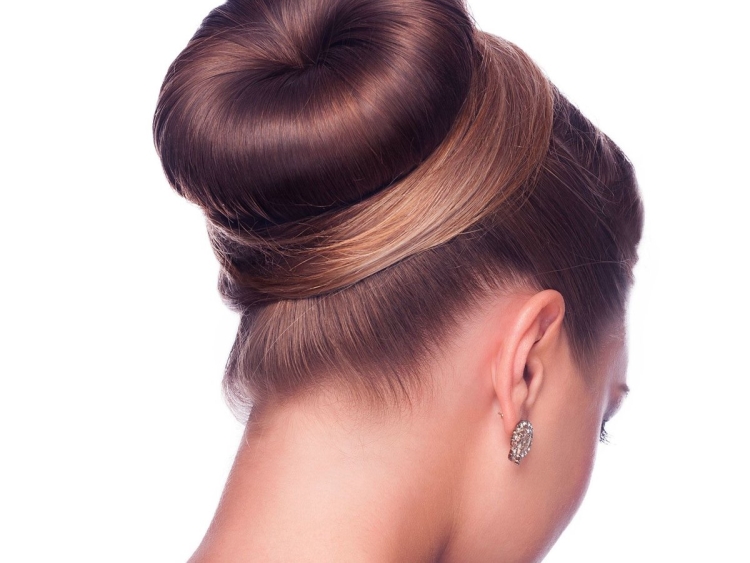 Comment faire une mèche de cheveux avec un élastique