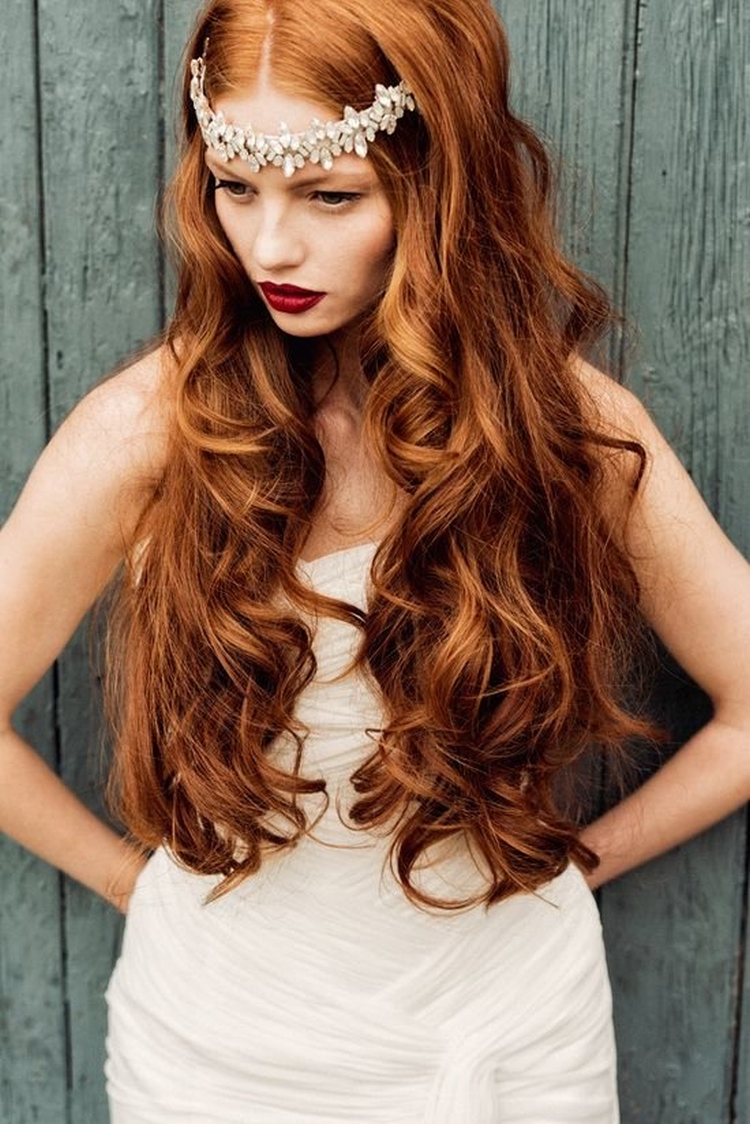 Coiffures légères aux cheveux dénoués