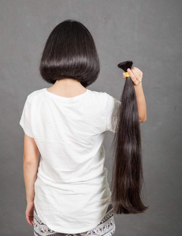Comment se débarrasser des cheveux après une coupe de cheveux / Où mettre ses cheveux après une coupe de cheveux