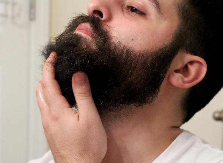 Coupe de cheveux barbe à la maison