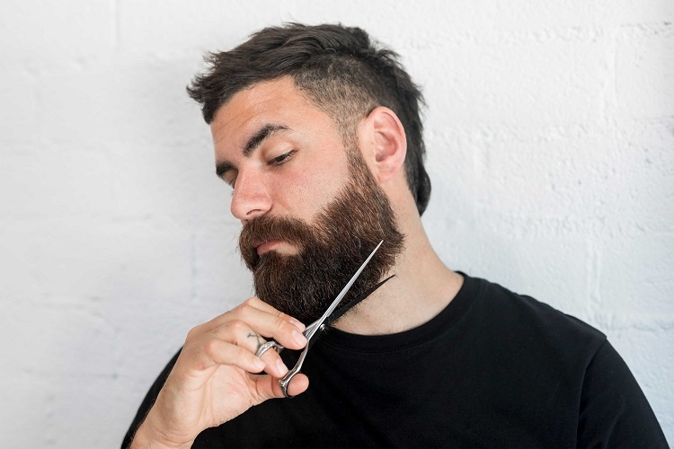 Coupe de cheveux barbe à la maison