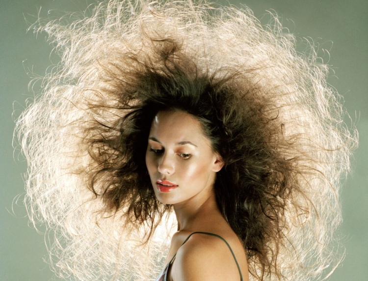 Comment démêler les nœuds dans vos cheveux