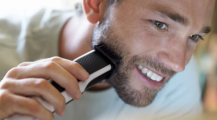 Coupe de cheveux barbe à la maison