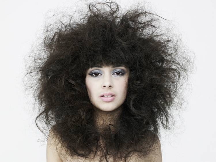 Comment démêler les nœuds dans vos cheveux