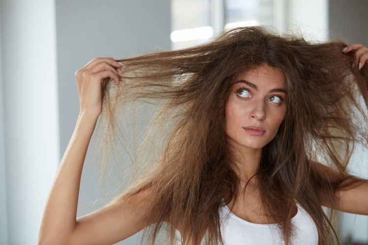 Comment démêler les nœuds dans vos cheveux