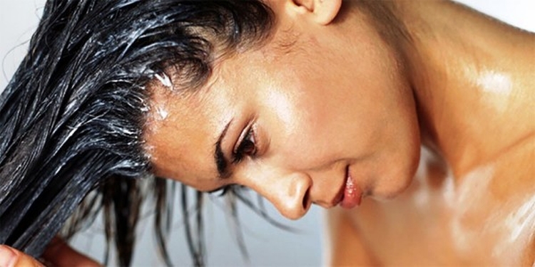 Que faire pour éviter les frisottis des cheveux