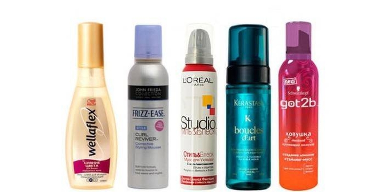 Coiffures aux cheveux bouclés