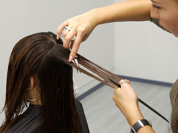 Coupe de cheveux avant et après