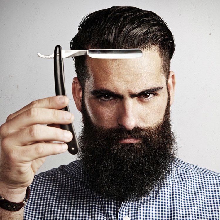 Coupe de cheveux barbe à la maison