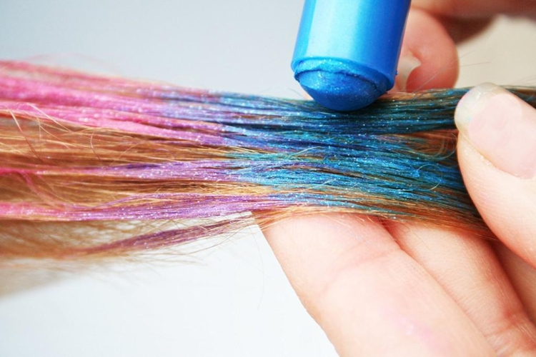 Comment utiliser des crayons pour cheveux