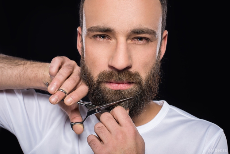 Coupe de cheveux barbe à la maison
