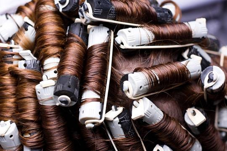 Comment restaurer les cheveux après la chimie