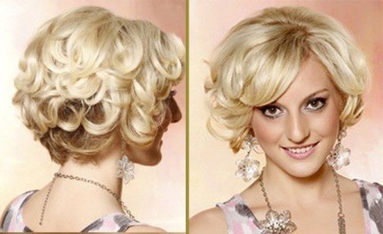 Coiffures aux cheveux bouclés
