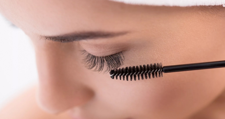 Comment restaurer les cils après le mascara