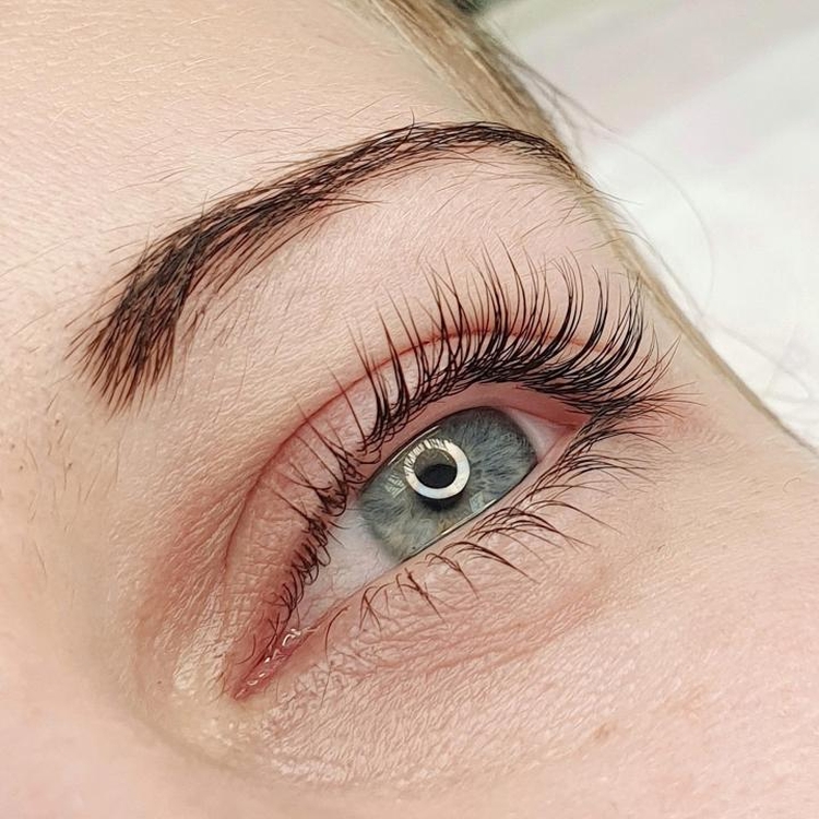 Comment restaurer les cils après le mascara