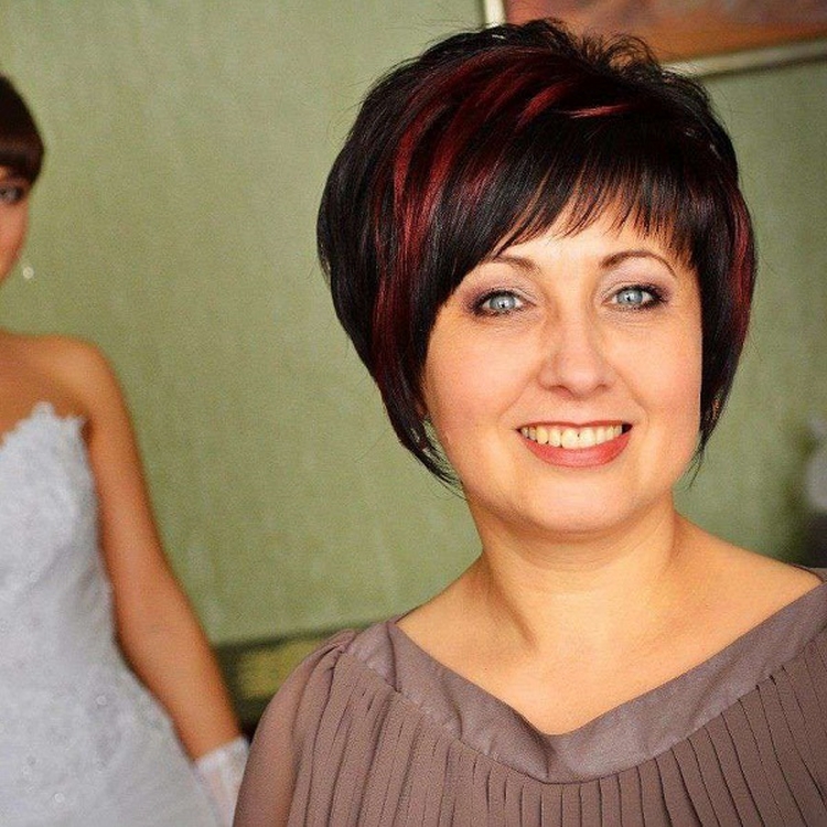 Coiffures pour la mère du marié pour le mariage