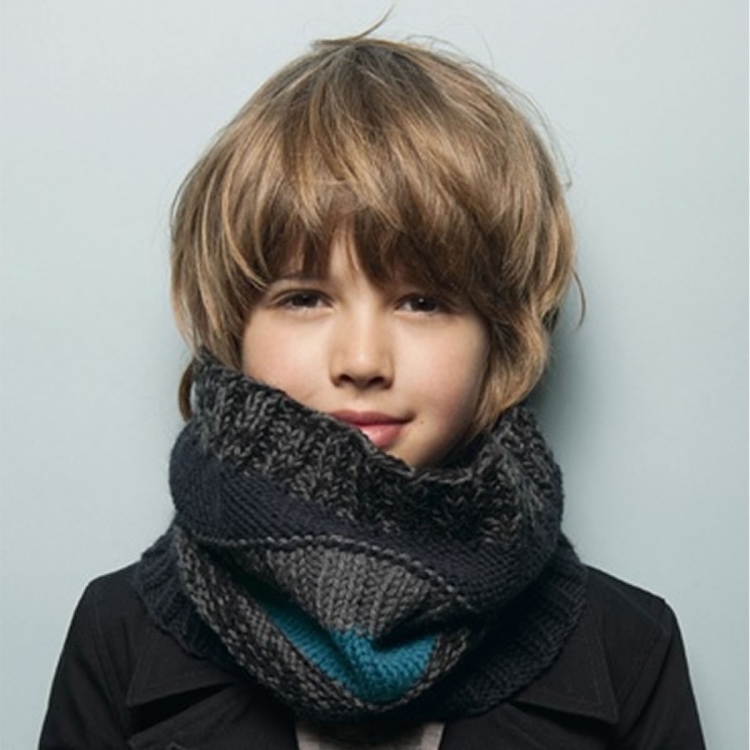 Coiffures pour garçons aux cheveux longs