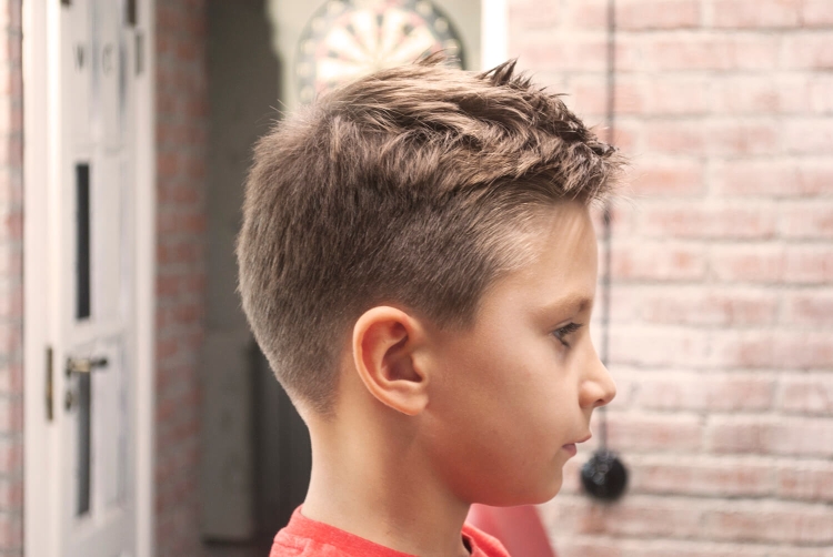 Coiffures pour garçons de 10 ans à la mode