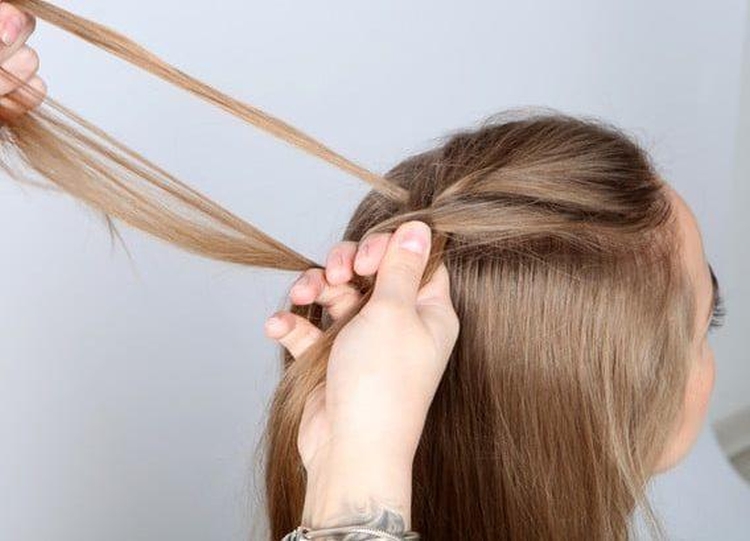 Coiffures pour l'éducation physique pour les filles de 13 ans