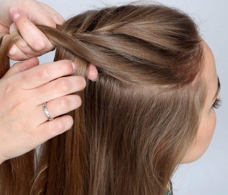 Coiffures pour l'éducation physique pour les filles de 13 ans