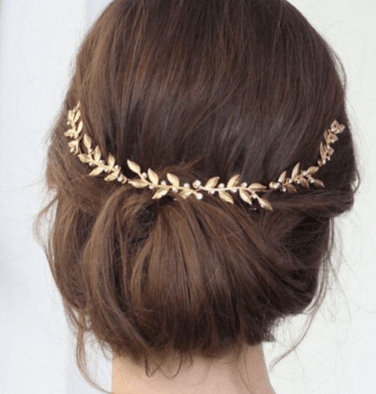 Coiffures pour la mère de la mariée pour cheveux mi-longs