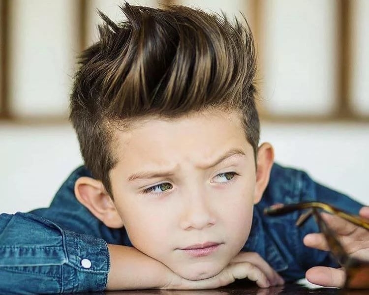Coiffures pour garçons de 10 ans à la mode