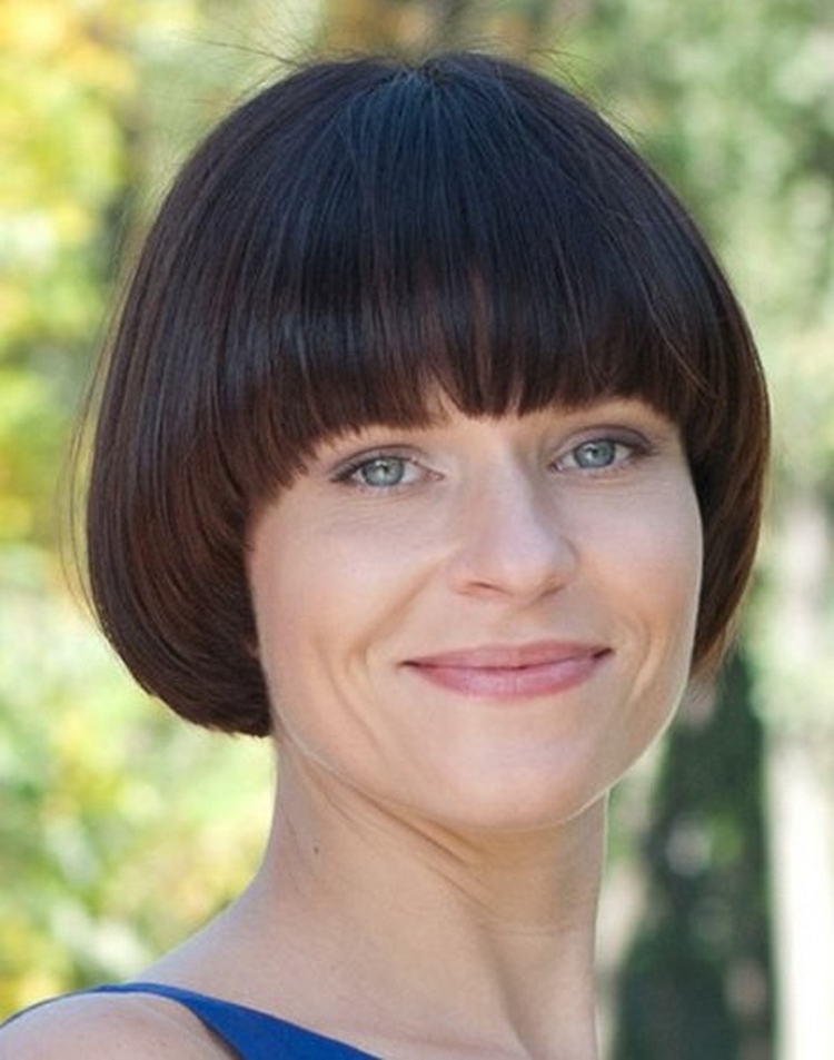 Coiffure courte pour une femme de 50 ans