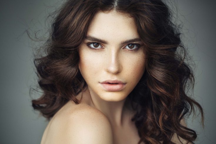 Couleur de cheveux noisette