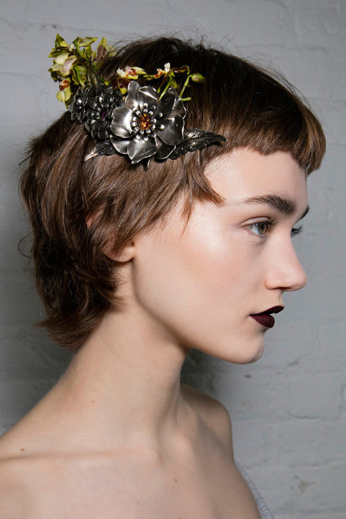 Comme c'est beau de collectionner les cheveux courts