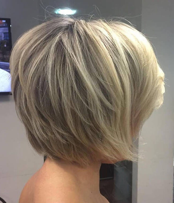 Coupe de cheveux courte pour cheveux courts