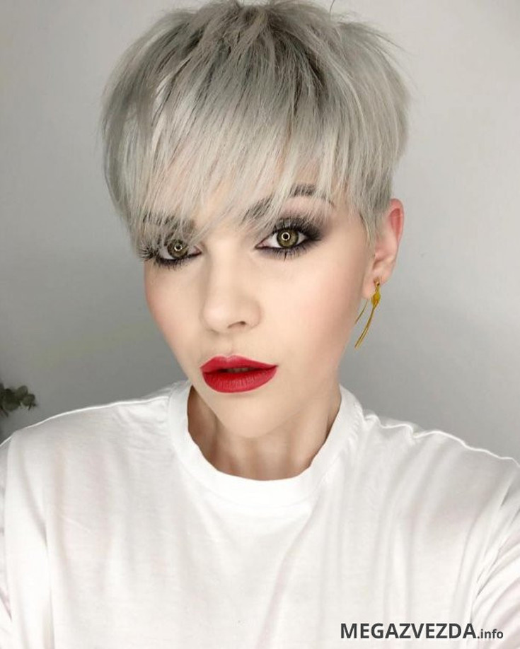 Coupe de cheveux courte pour cheveux courts